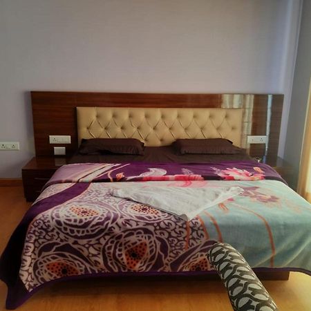 Destiny Hotel Solan Екстер'єр фото