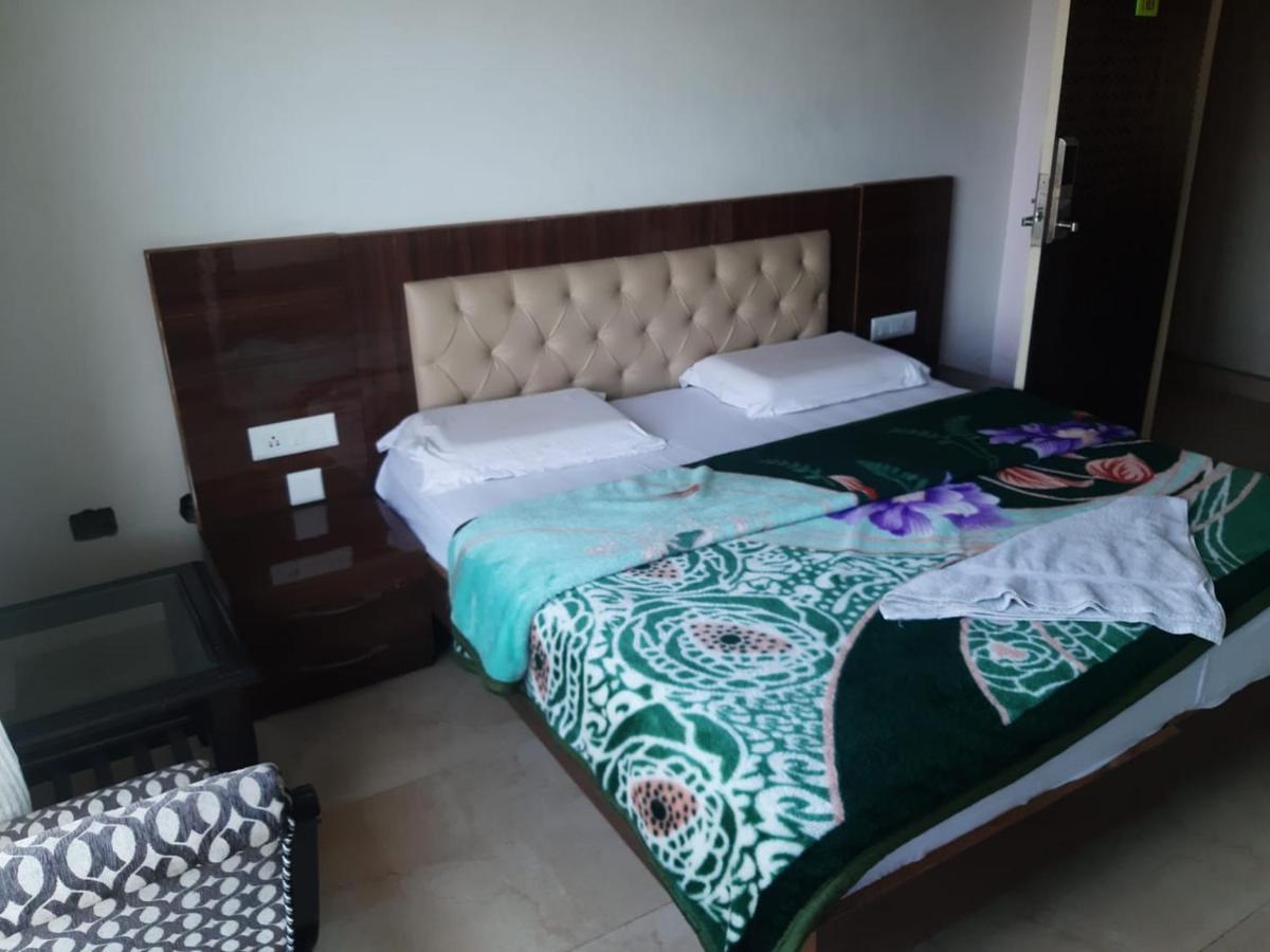 Destiny Hotel Solan Екстер'єр фото
