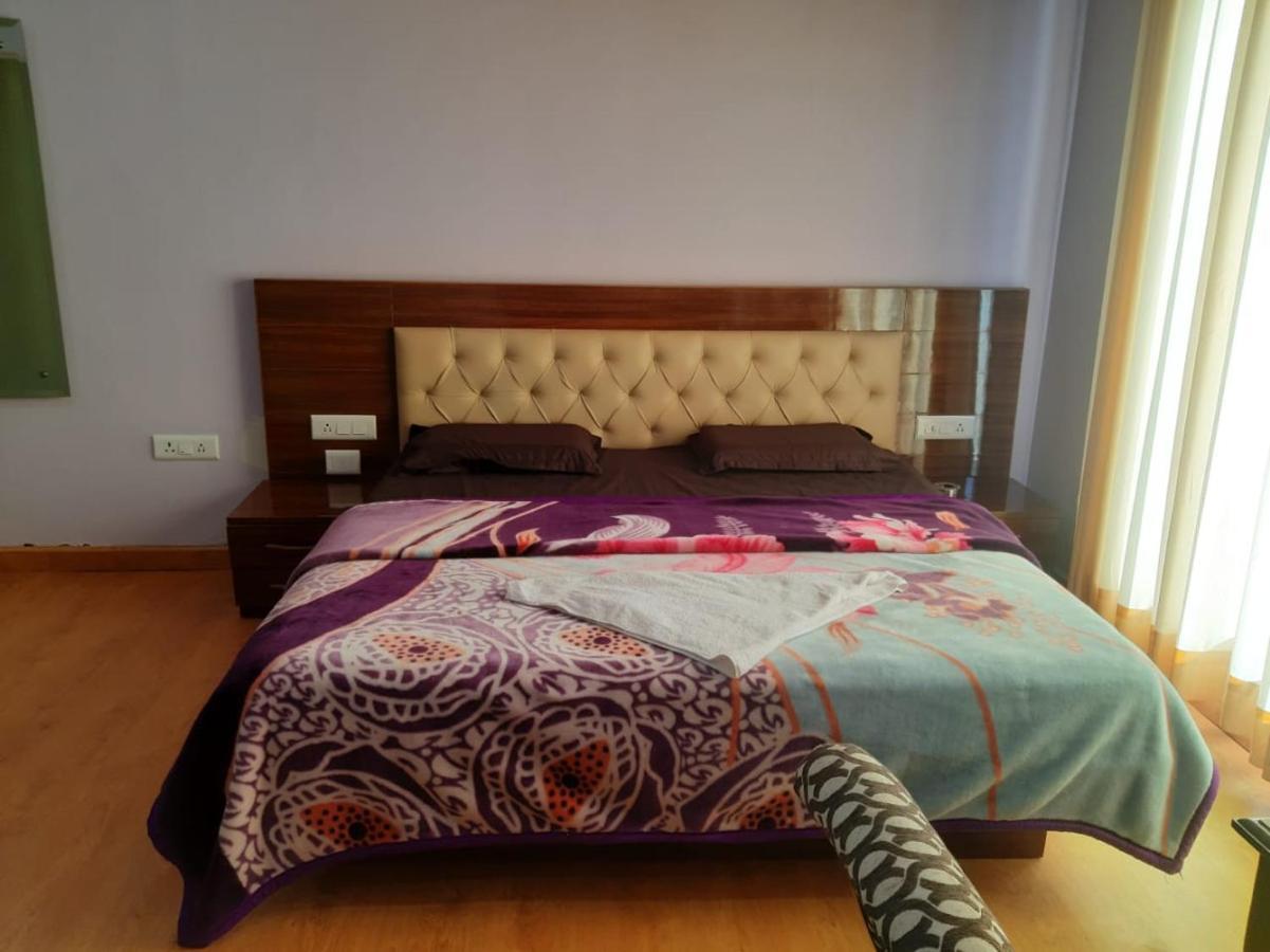 Destiny Hotel Solan Екстер'єр фото